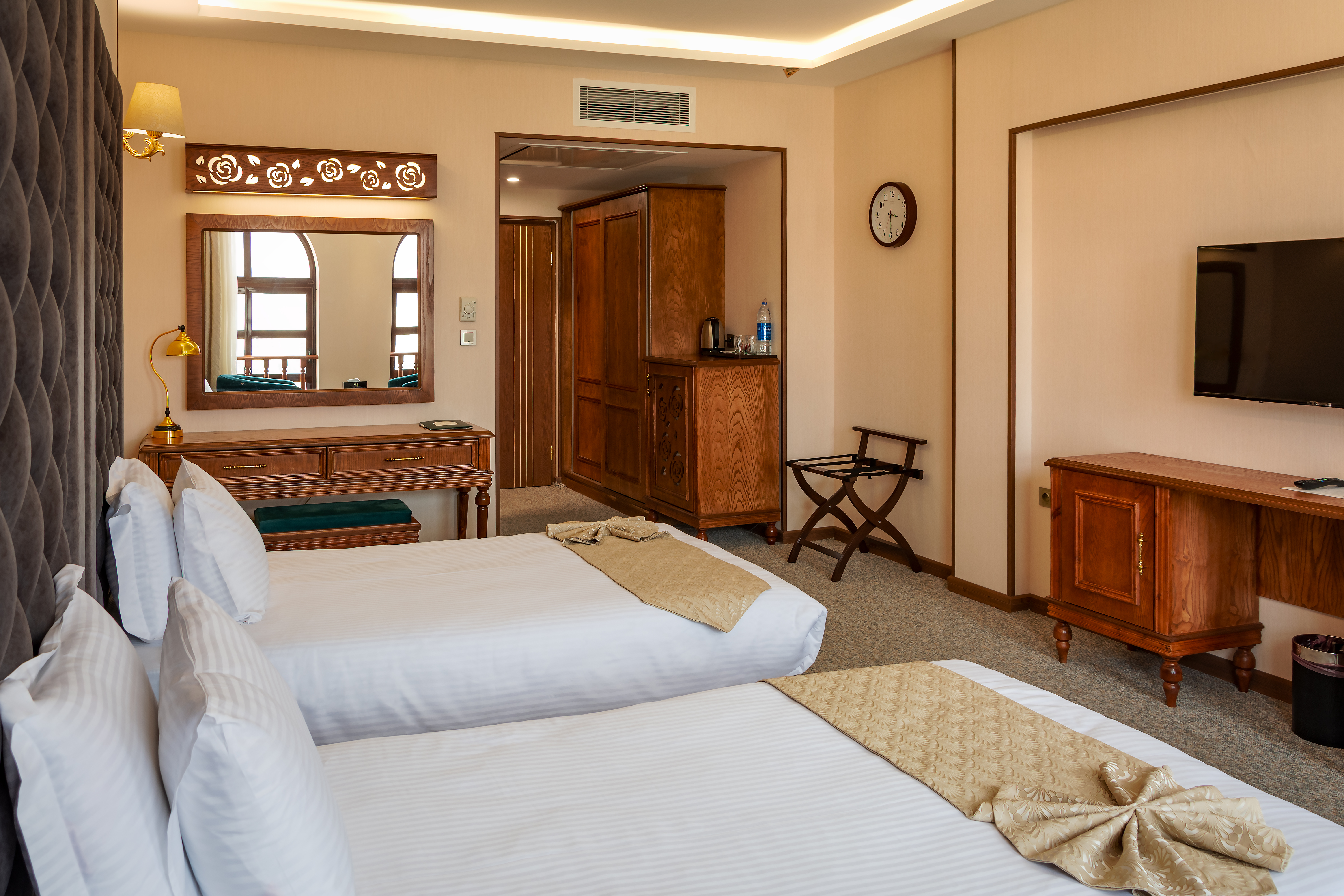 Connecting Room — اتاق کانکت